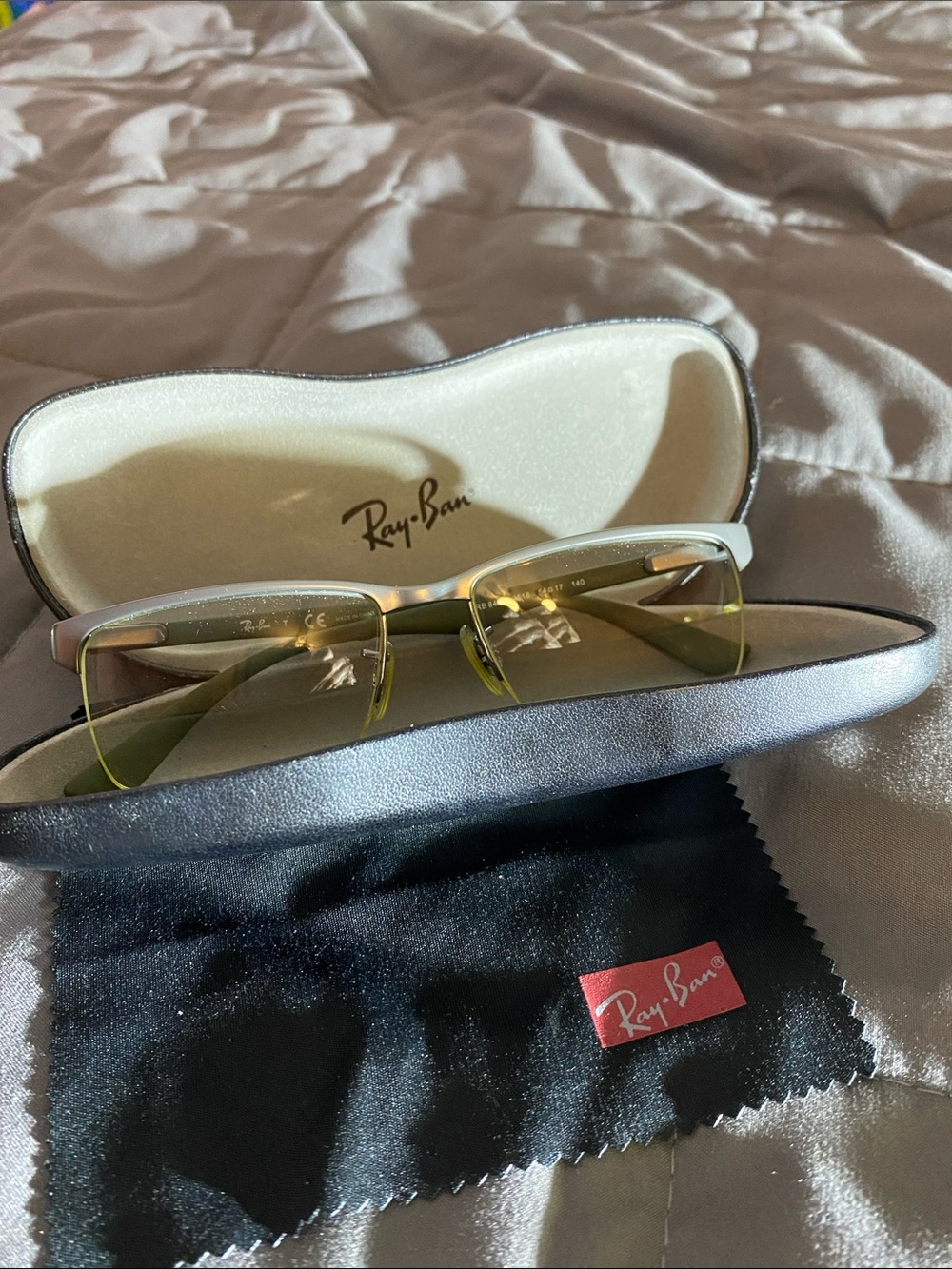 Ray-Ban Rimless Sunglasses there is a prescription you can change lenses.